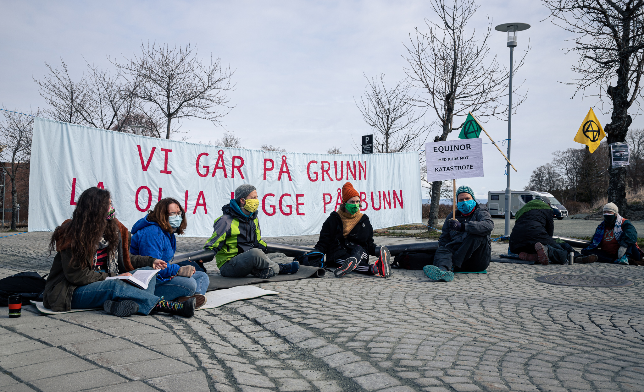 Klimaaktivister aksjonerer mot Equinor